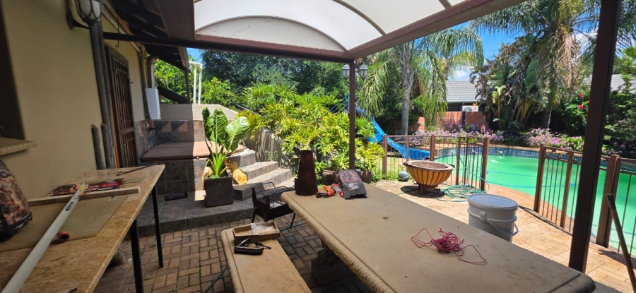 5 Bedroom Property for Sale in Wilkoppies North West